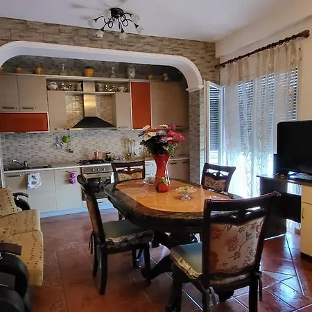 Accogliente Casa Nel Centro Storico Di Valona Διαμέρισμα Vlorë